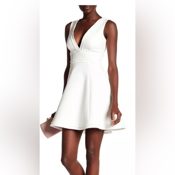 CINQ À SEPT Aurora White V-Neck Fit & Flare Mini Dress 🤍 size 4 - Picture 4 of 7